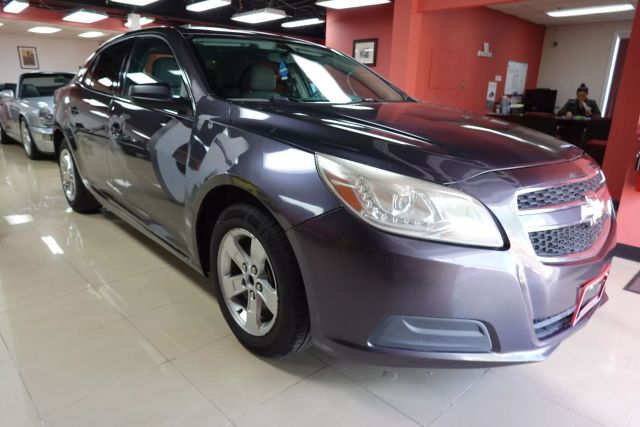 2013 Chevrolet Malibu - Image 7