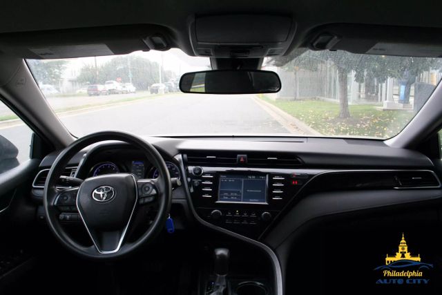 2019 Toyota Camry - Image 37