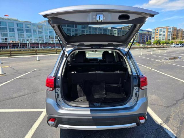 2016 Mitsubishi Outlander Sel Sport Utility 4d - Image 12