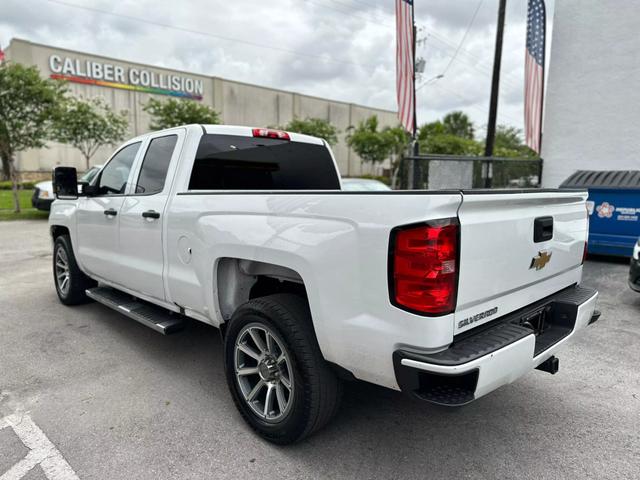 2018 Chevrolet Silverado 1500 Custom photo 4