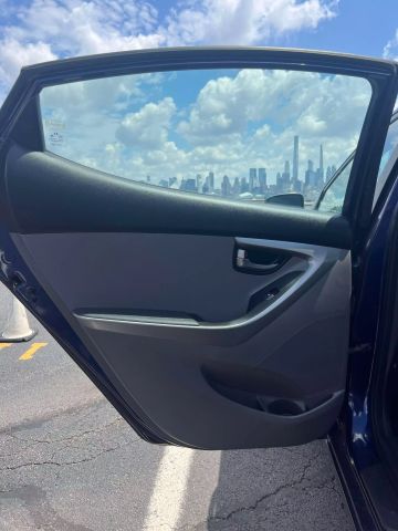 2013 Hyundai Elantra Gls Sedan 4d - Image 27