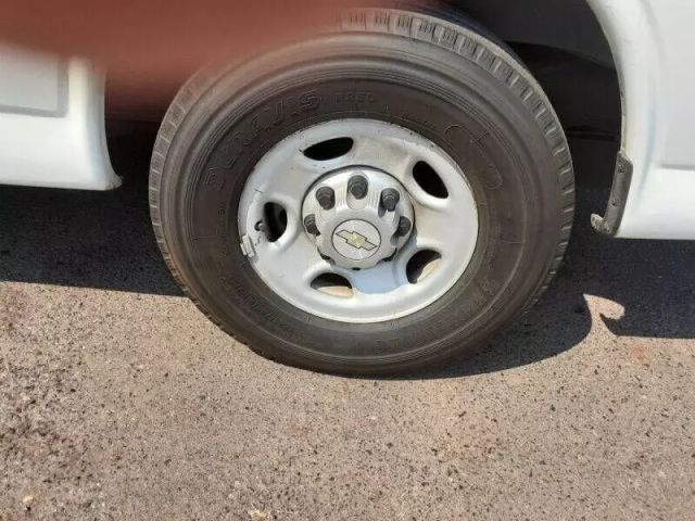 2012 Chevrolet Express 2500 Cargo - Image 19