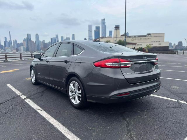2018 Ford Fusion Se Hybrid Sedan 4d - Image 4