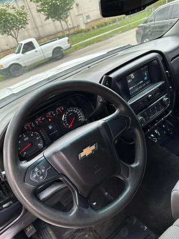 2018 Chevrolet Silverado 1500 Custom photo 8