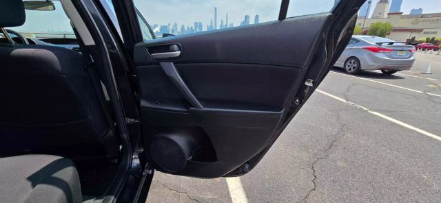 2011 Mazda Mazda3 I Touring Sedan 4d - Image 21