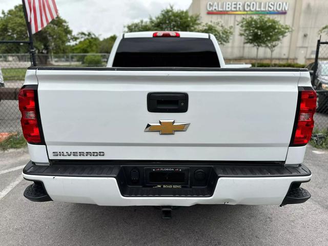 2018 Chevrolet Silverado 1500 Custom photo 5