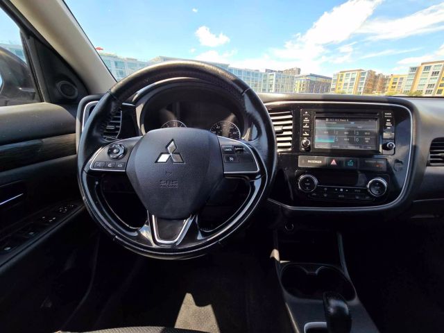 2016 Mitsubishi Outlander Sel Sport Utility 4d - Image 21