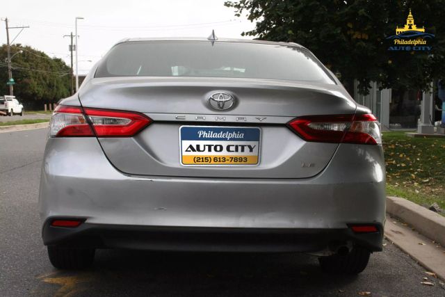 2019 Toyota Camry - Image 11