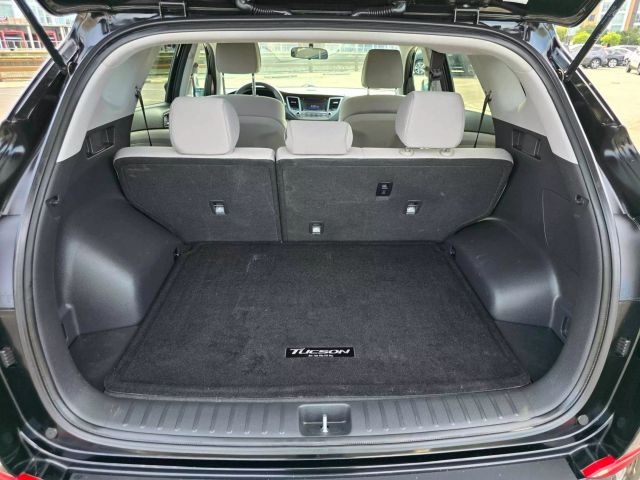 2018 Hyundai Tucson Se Sport Utility 4d - Image 13