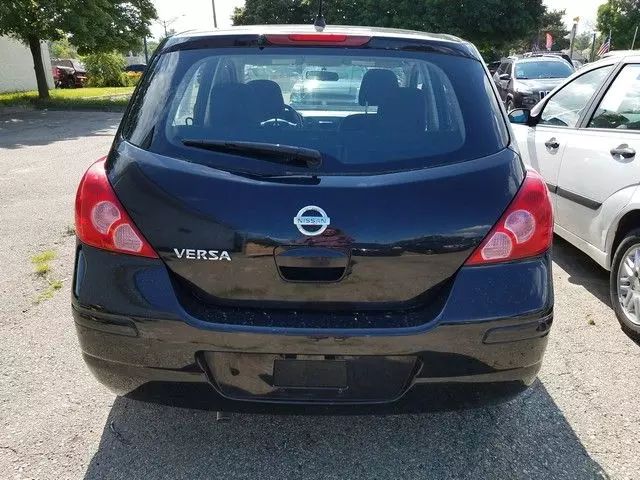 2011 Nissan Versa - Image 4