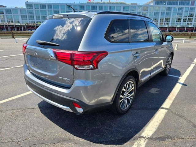 2016 Mitsubishi Outlander Sel Sport Utility 4d - Image 5