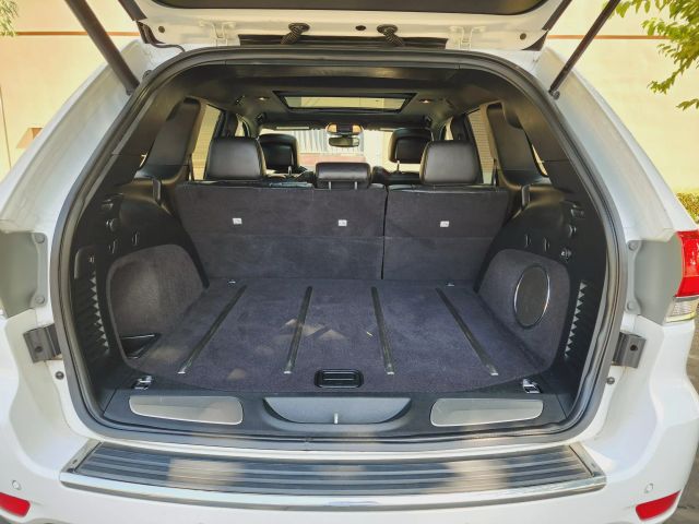 2017 Jeep Grand Cherokee - Image 48