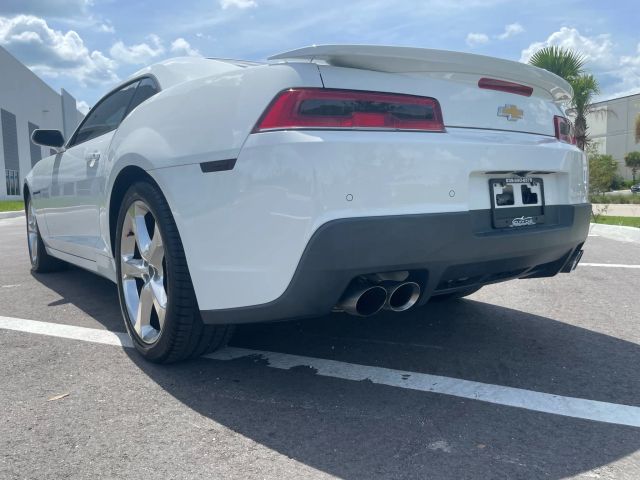 2015 Chevrolet Camaro - Image 25