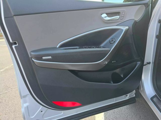 2017 Hyundai Santa Fe Se Ultimate Sport Utility 4d - Image 47