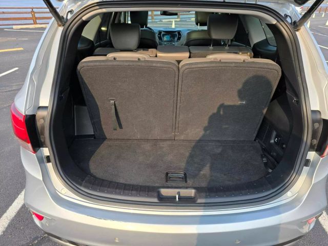 2017 Hyundai Santa Fe Se Ultimate Sport Utility 4d - Image 10