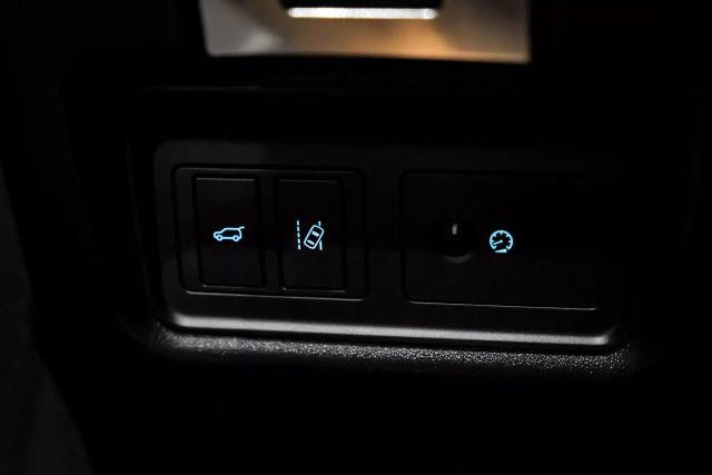 2018 Jaguar E-pace P250 S Sport Utility 4d - Image 36