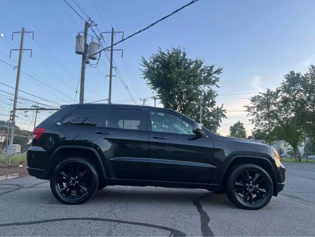 2012 Jeep Grand Cherokee Laredo Sport Utility 4d - Image 7