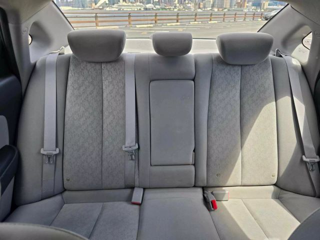 2010 Hyundai Elantra Gls Sedan 4d - Image 15