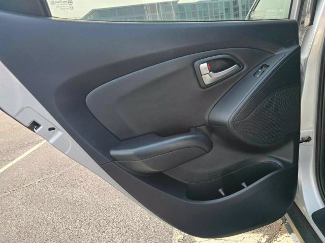 2011 Hyundai Tucson Gls Sport Utility 4d - Image 33