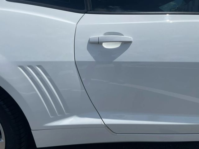 2015 Chevrolet Camaro - Image 11