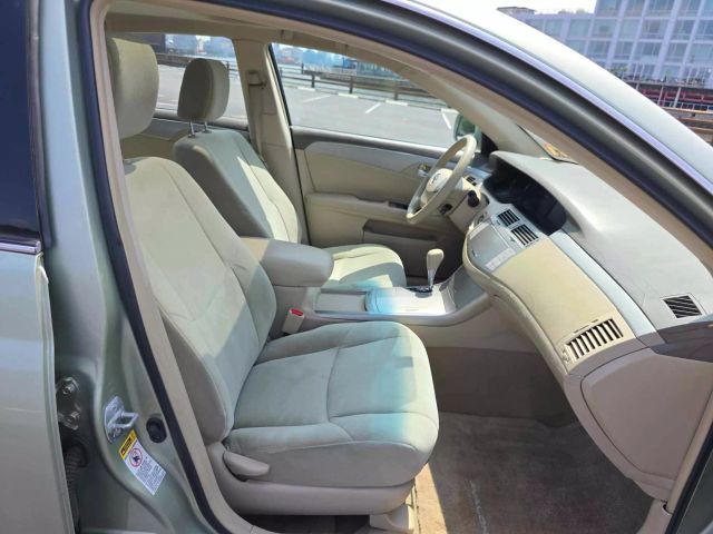 2010 Toyota Avalon Xls Sedan 4d - Image 16