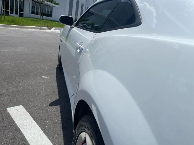 2015 Chevrolet Camaro - Image 28