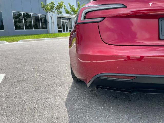2024 Tesla Model 3 - Image 24