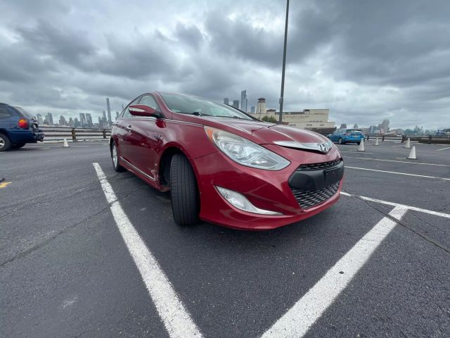 2015 Hyundai Sonata Hybrid Sedan 4d - Image 2