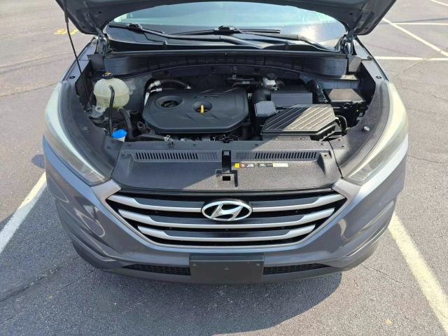 2017 Hyundai Tucson Se Sport Utility 4d - Image 32