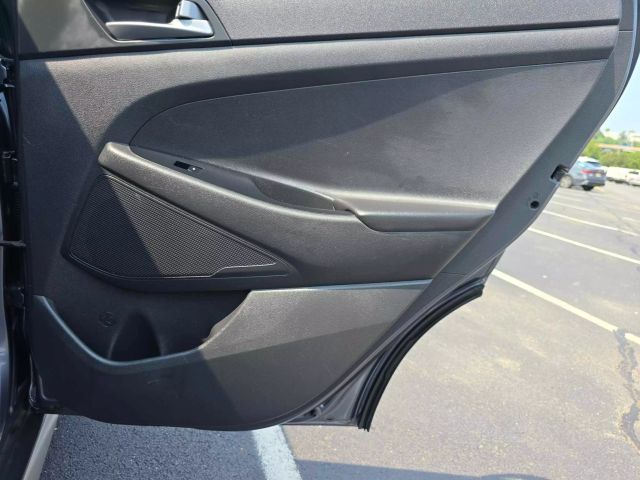 2017 Hyundai Tucson Se Sport Utility 4d - Image 36