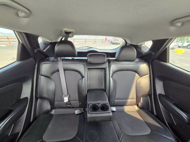 2011 Hyundai Tucson Gls Sport Utility 4d - Image 21