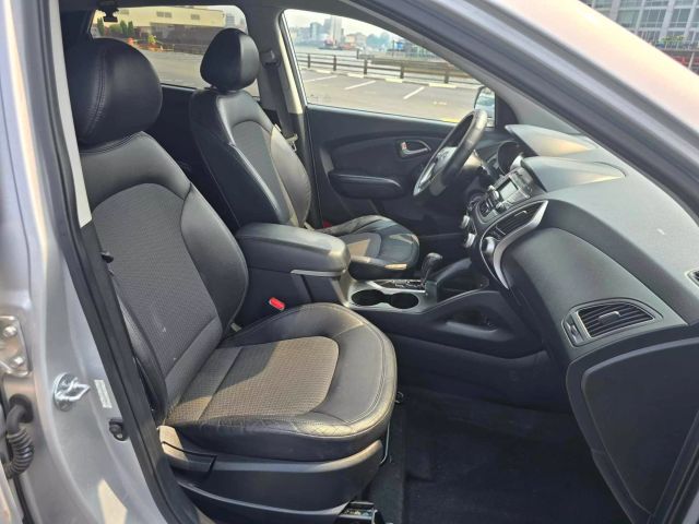 2011 Hyundai Tucson Gls Sport Utility 4d - Image 16