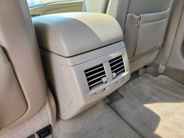 2010 Toyota Avalon Xls Sedan 4d - Image 24