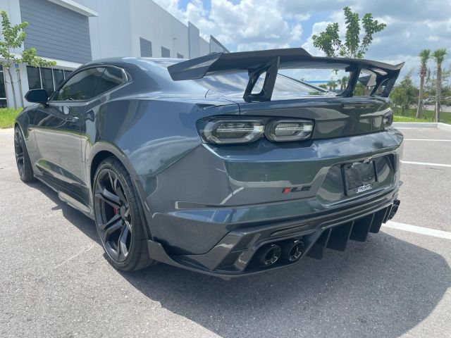 2023 Chevrolet Camaro - Image 29