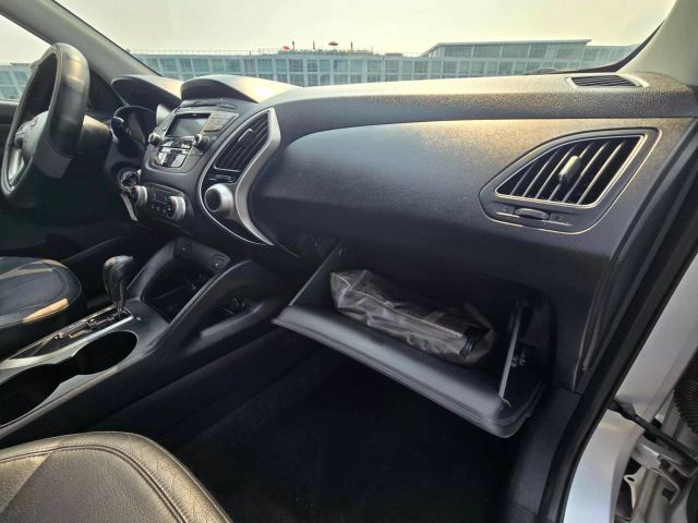 2011 Hyundai Tucson Gls Sport Utility 4d - Image 23