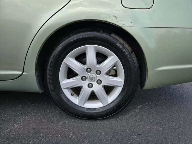 2010 Toyota Avalon Xls Sedan 4d - Image 32