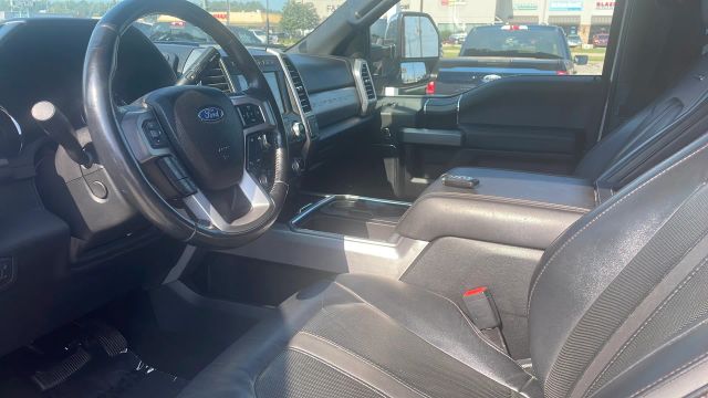 2019 Ford F250 Super Duty Crew Cab - Image 23