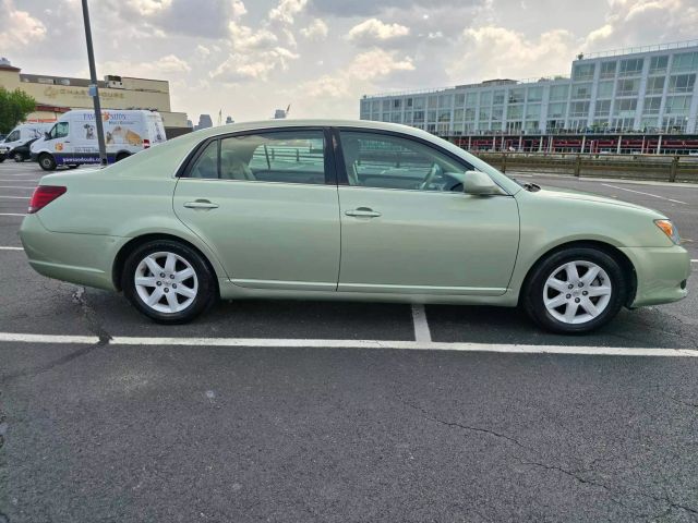 2010 Toyota Avalon Xls Sedan 4d - Image 7
