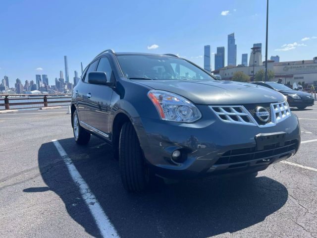 2013 Nissan Rogue Sv Sport Utility 4d - Image 2
