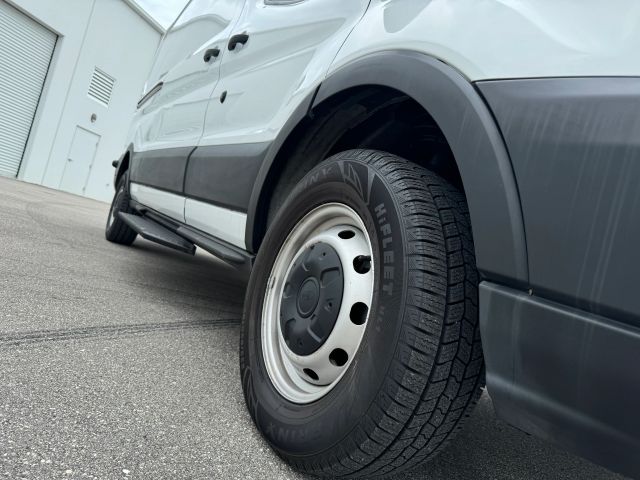 2019 Ford Transit 250 Van - Image 5