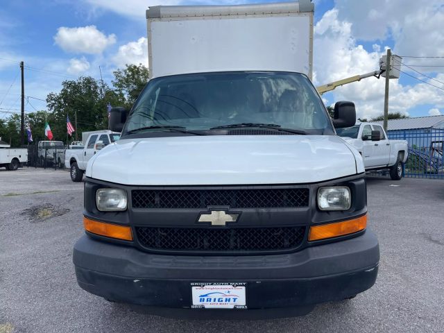 2016 Chevrolet Express Cutaway Base's photo
