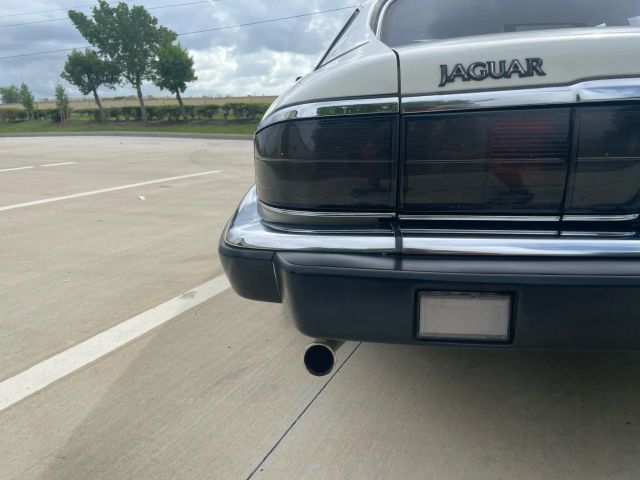 1992 Jaguar Xj - Image 24