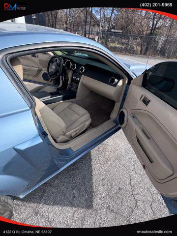2006 Ford Mustang Coupe 2d - Image 10