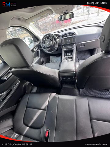 2018 Jaguar F-pace 25t Premium Sport Utility 4d - Image 19