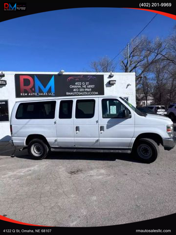 2013 Ford E350 Super Duty Passenger Xl Van 3d - Image 1