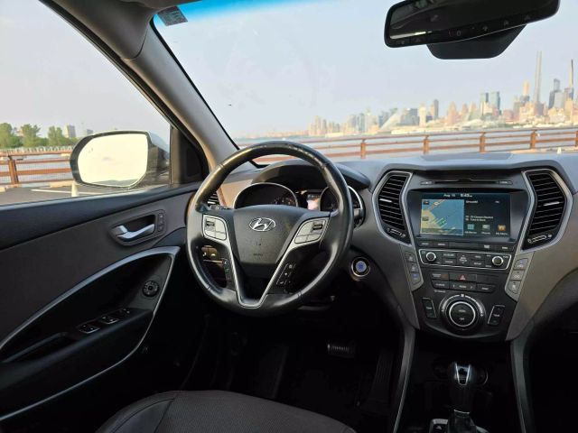 2017 Hyundai Santa Fe Se Ultimate Sport Utility 4d - Image 25