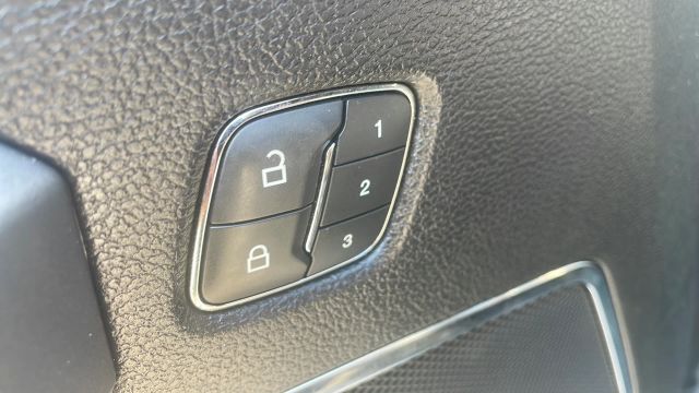 2019 Ford F250 Super Duty Crew Cab - Image 25