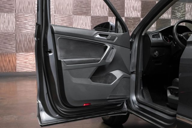 2021 Volkswagen Tiguan Se 4motion Sport Utility 4d - Image 43
