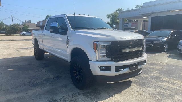 2019 Ford F250 Super Duty Crew Cab - Image 5