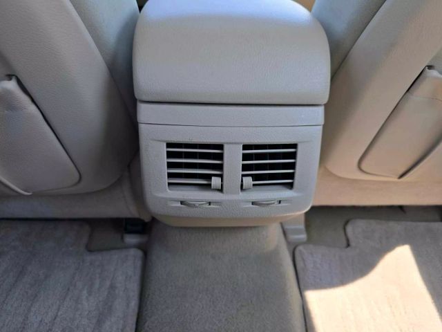 2010 Toyota Avalon Xls Sedan 4d - Image 25